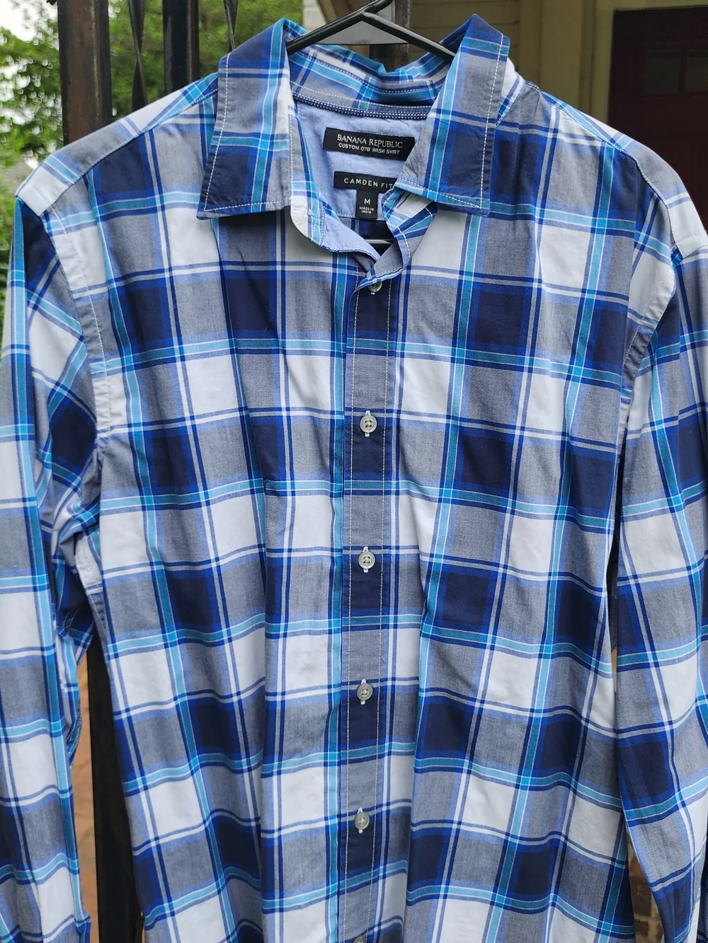 Banana Republic Camden Fit Plaid Shirt. Size Medium.